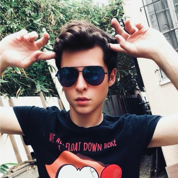 Meet your Posher, Gordon - Picture 1 of 1